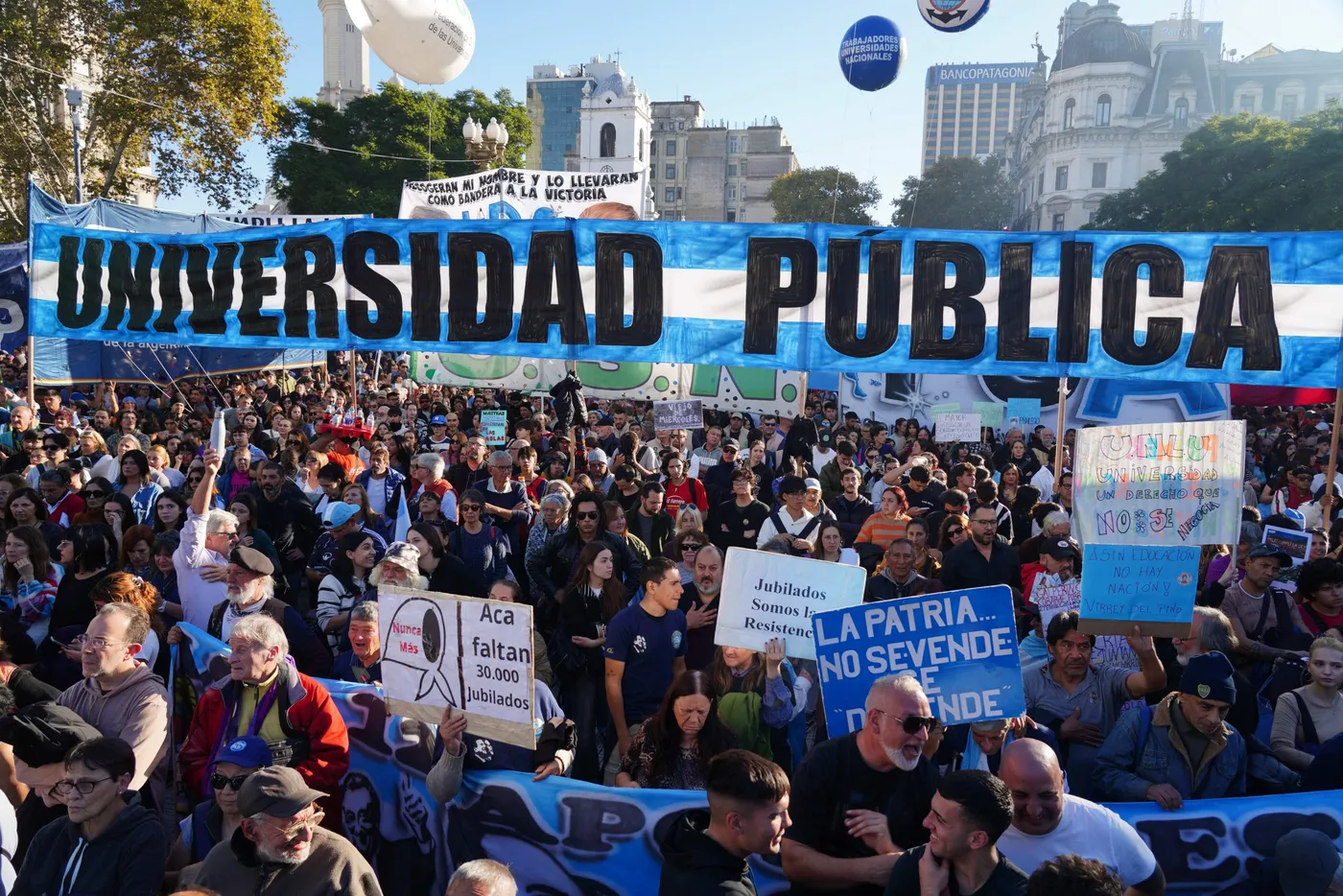 Tras la masiva marcha universitaria, la UBA pidió a la Corte que acelere la definición por el financiamiento 